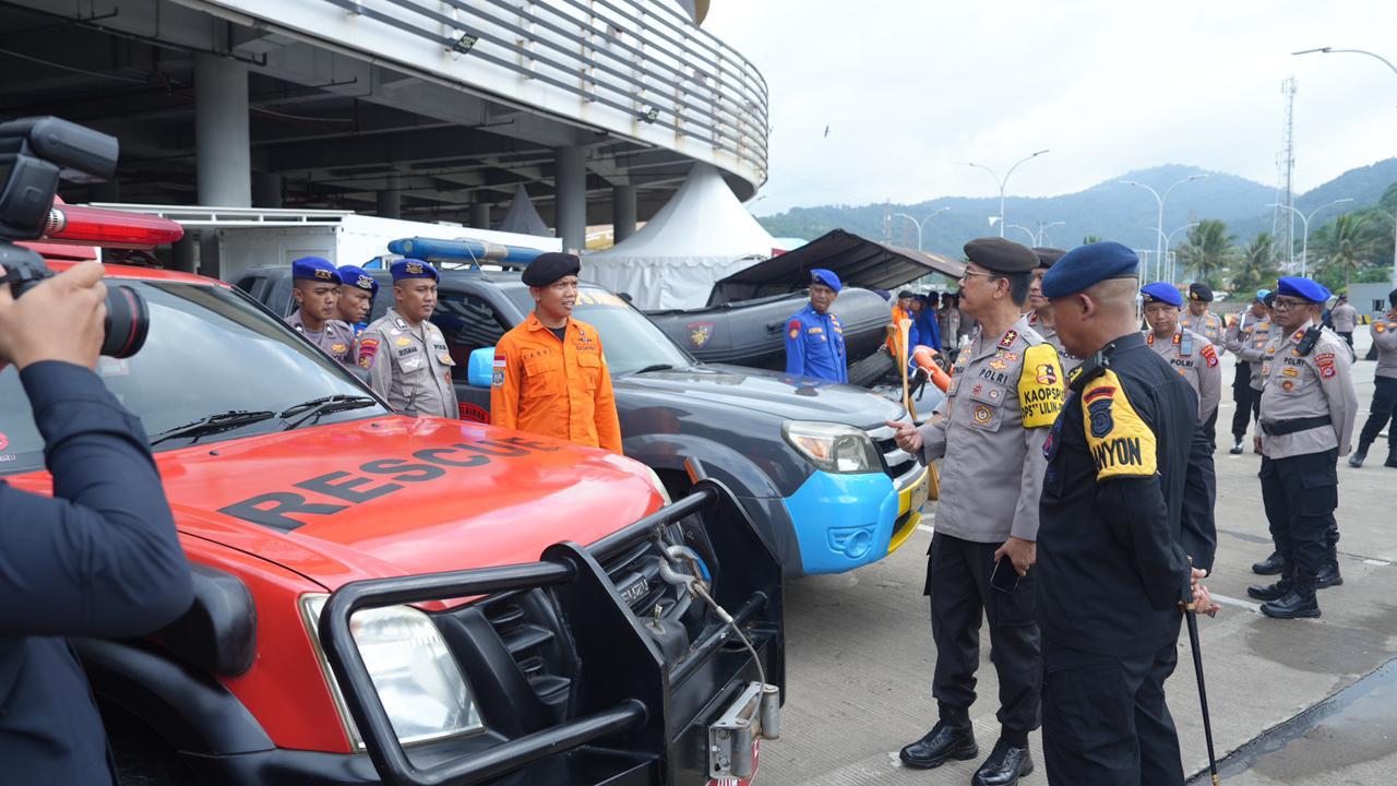 Tinjau Kesiapan Merak Hadapi Nataru, Kapolri Ungkap Pesan Presiden: Beri Pelayanan Terbaik hingga Waspadai Bencana 2