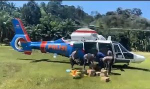 Polri Kirim Logistik Lewat Udara ke Palambayan, Dukung Penanggulangan Banjir Bandang Sumatera Barat 11