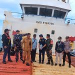 TNI AL Pimpin Pemeriksaan Gabungan KM Polo yang Terdampar di Perairan Pulau Pekajang Lingga 87