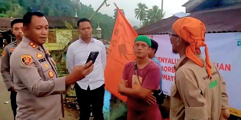 IMG-20251229-WA0045 Kapolres Tapsel Sambangi Batang Toru, Posko TRAMP Disorot, 100 Huntara Disiapkan 1