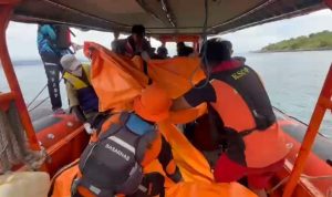 Polda NTT Konfirmasi Penemuan Satu Lagi Jenazah di Bangkai KM Putri Sakinah 10