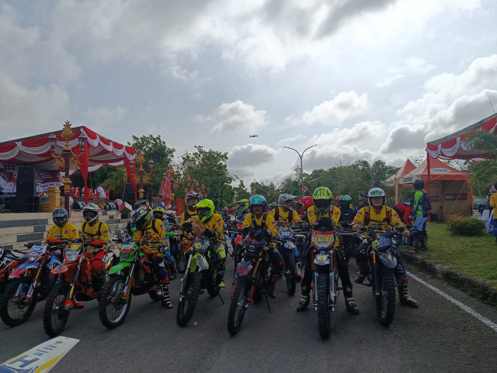 500 Offroader Taklukkan Jalur Ekstrem Bangka Selatan 1 500 Offroader Taklukkan Jalur Ekstrem Bangka Selatan 2