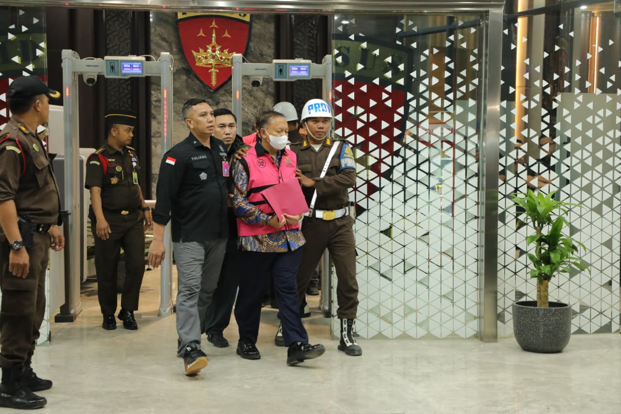 11 Tersangka Korupsi Limbah Sawit Ditahan Kejagung 1