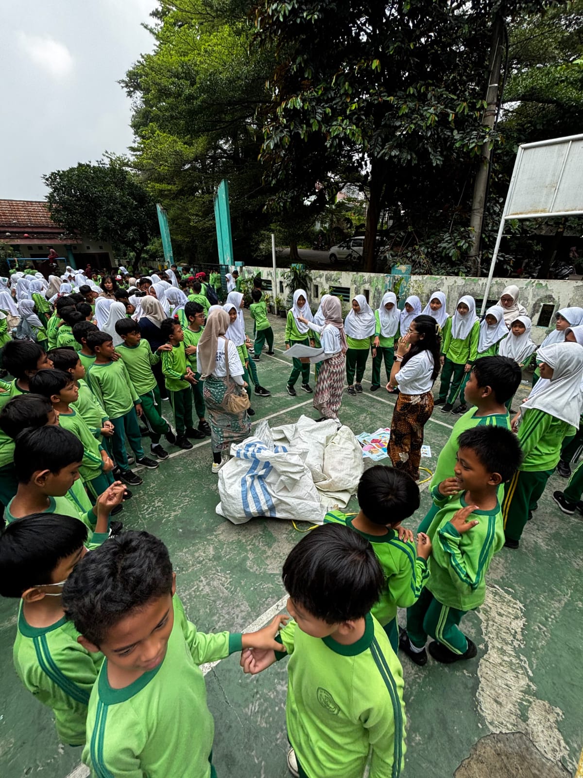 GUA Edukasi Siswa Kelola Sampah Lewat Praktik 3R 1