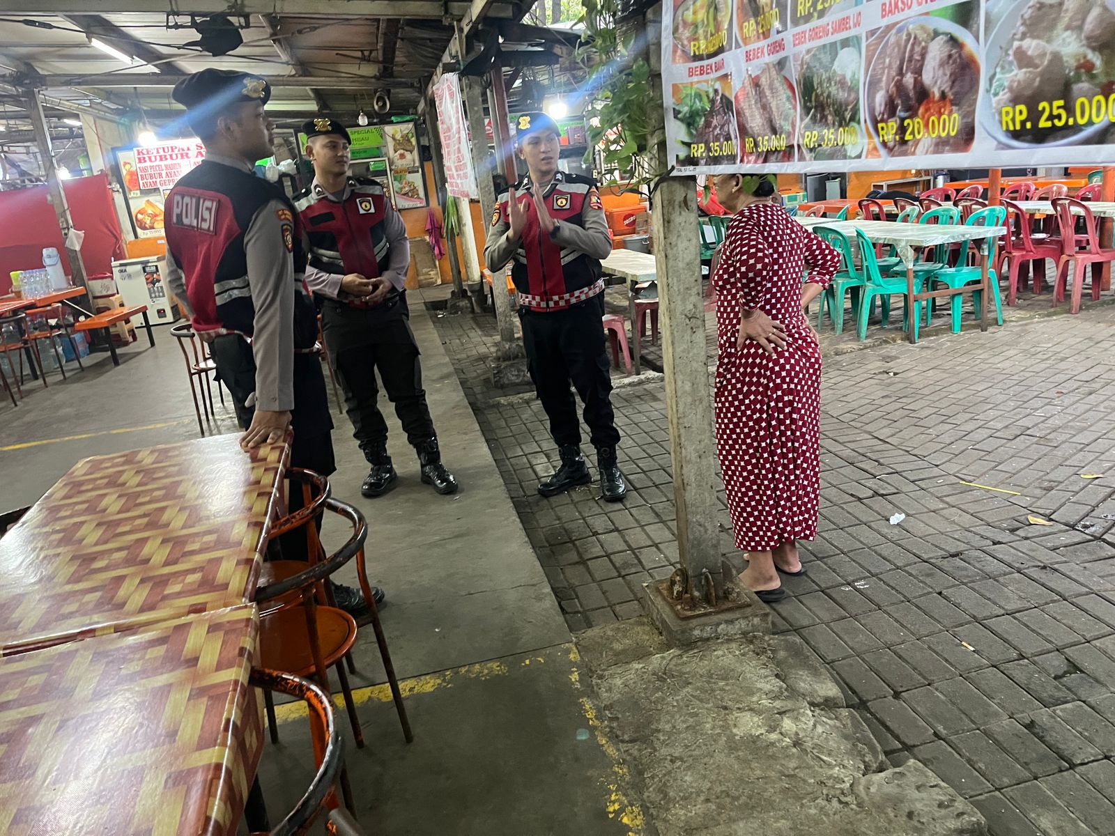 Pastikan Kelancaran Aktivitas Masyarakat, Detasemen Perintis Gelar Patroli di Titik Strategis Jakarta 2