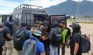 Penahanan Tiga Pentolan KKB Yahukimo Dipindahkan ke Jayapura 13