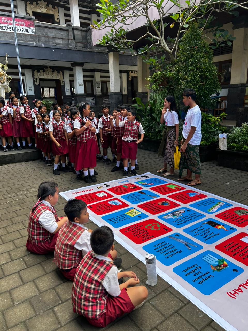 Komunitas BISA Edukasi Ratusan Siswa SD di Badung Pilah Sampah dari Sumber 1