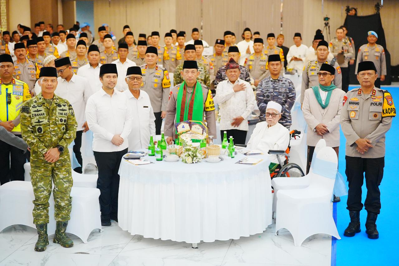 Safari Ramadhan di Jatim, Kapolri Ajak Seluruh Elemen Bersatu Jaga Kamtibmas 2