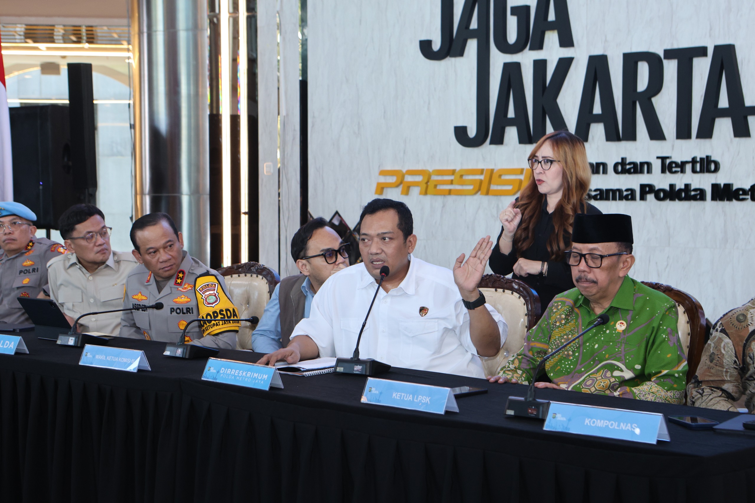 Polda Metro Jaya Tangkap Empat Tersangka Penyiram Air Keras ke Wajah Aktivis KontraS 1