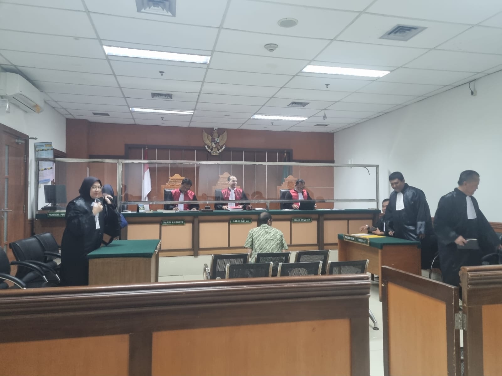 Beri Waktu Persiapkan Eksepsi dengan Sempurna, Hakim Tunda Sidang Meykel 1