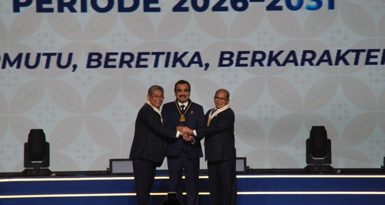 Ketua KPK dan Wamen Hukum Beri Pesan Khusus di Pelantikan PERADI Profesional 2