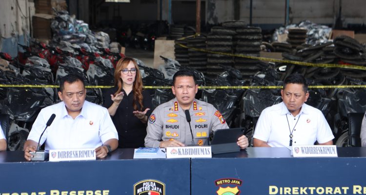 Polda Metro Jaya Bongkar Sindikat Ekspor Ilegal, Ribuan Sepeda Motor Disita 2