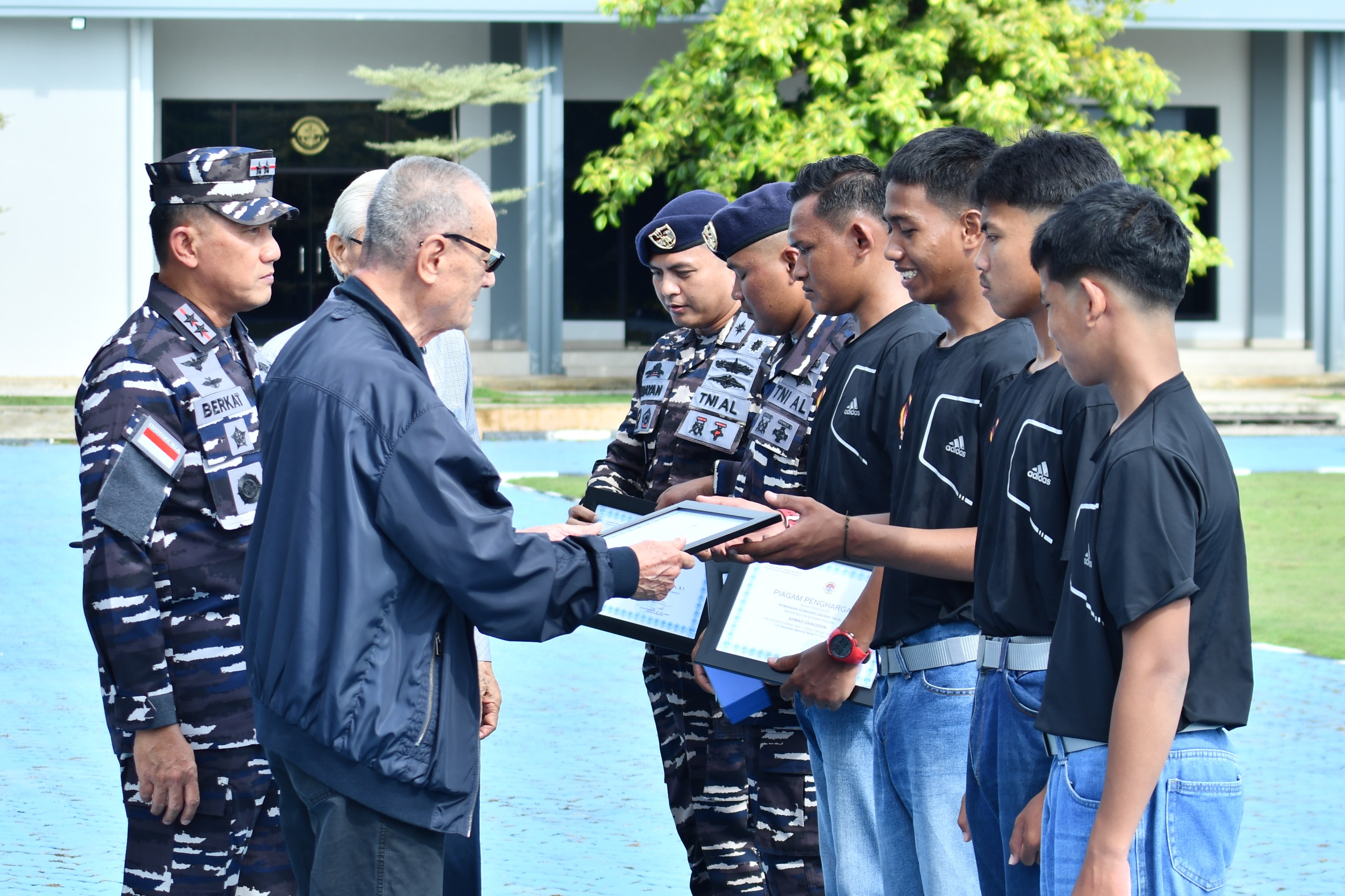 IMG-20260518-WA0019 Dankodaeral IV Beri Penghargaan Atlet Layar Kepri Beprestasi 1