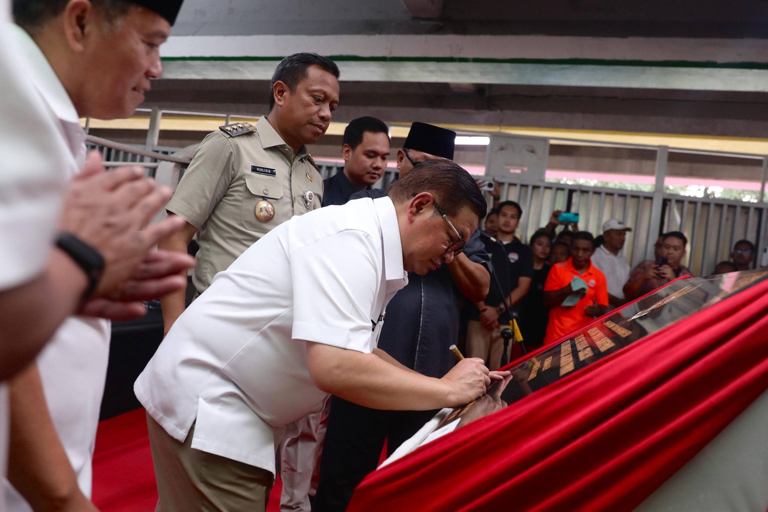Wali Kota Jakarta Timur Ubah Kolong Flyover Ciracas Jadi Arena Prestasi 1 Wali Kota Jakarta Timur Ubah Kolong Flyover Ciracas Jadi Arena Prestasi 2