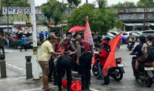 IMG-20260520-WA0042 Korps Sabhara Baharkam Polri Bagikan Makanan Gratis Kepada Aksi Massa di Tugu Proklamasi 2