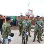 Kasum TNI Tinjau Kapal Penyelundup LTJ dan Radioaktif Ilegal di Batam 33