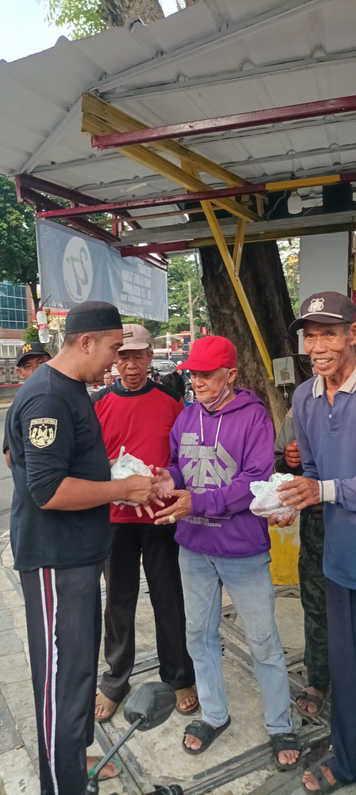 Iduladha 1447 H, Korsabhara Baharkam Polri Salurkan 802 Paket Daging Kurban 3 Iduladha 1447 H, Korsabhara Baharkam Polri Salurkan 802 Paket Daging Kurban 4