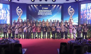 Screenshot_20260526_120607_WhatsApp Jaksa Agung Dianugerahi Special Award Lifetime Achievment, Kejari Jakpus jadi Kejari Terbaik Seluruh Indonesia 2