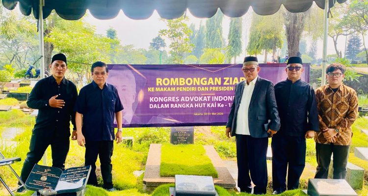 HUT Ke-18, Pengurus Ziarah ke Makam Pendiri KAI 3