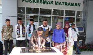 Didampingi Wali Kota Munjirin, Gubernur DKI Resmikan Gedung Baru Puskesmas Kecamatan Matraman 3