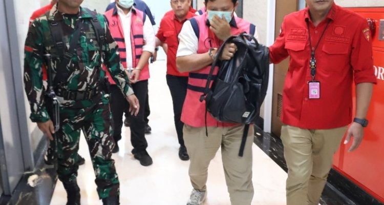 Kejati DK Jakarta Tahan 3 Tersangka Korupsi Kementeri PU 2