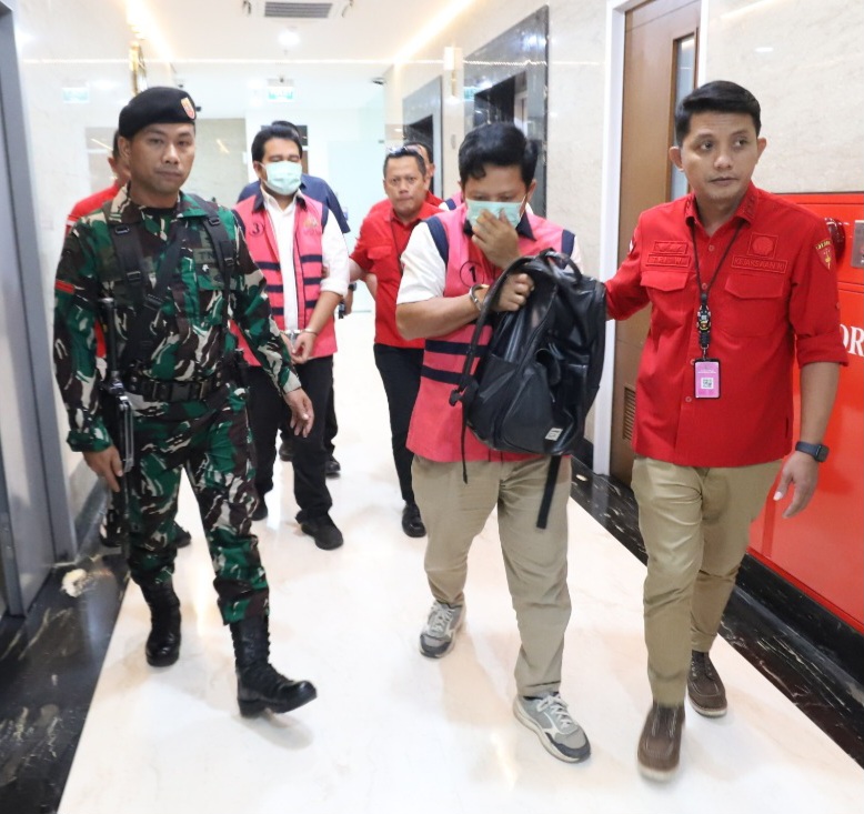 Kejati DK Jakarta Tahan 3 Tersangka Korupsi Kementeri PU 1