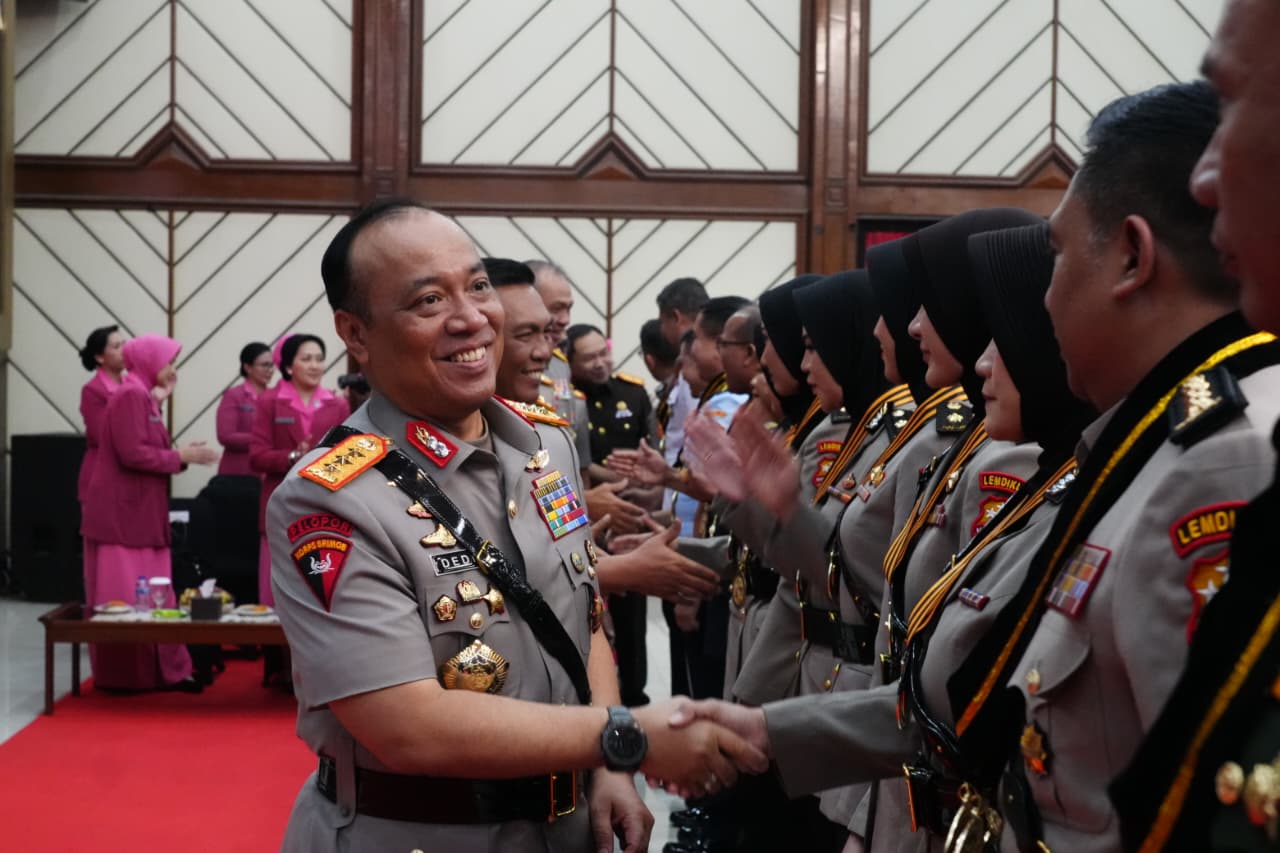 418 Perwira Lulus Sespim, Wakapolri: Siap Jadi Garda Terdepan Hadapi Tantangan Global dan Era Digital 1 418 Perwira Lulus Sespim, Wakapolri: Siap Jadi Garda Terdepan Hadapi Tantangan Global dan Era Digital 2