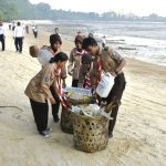 Sambut HUT Pertama, Kodaeral IV Gelar Aksi Bersih Pantai Bersama Saka Bahari 21