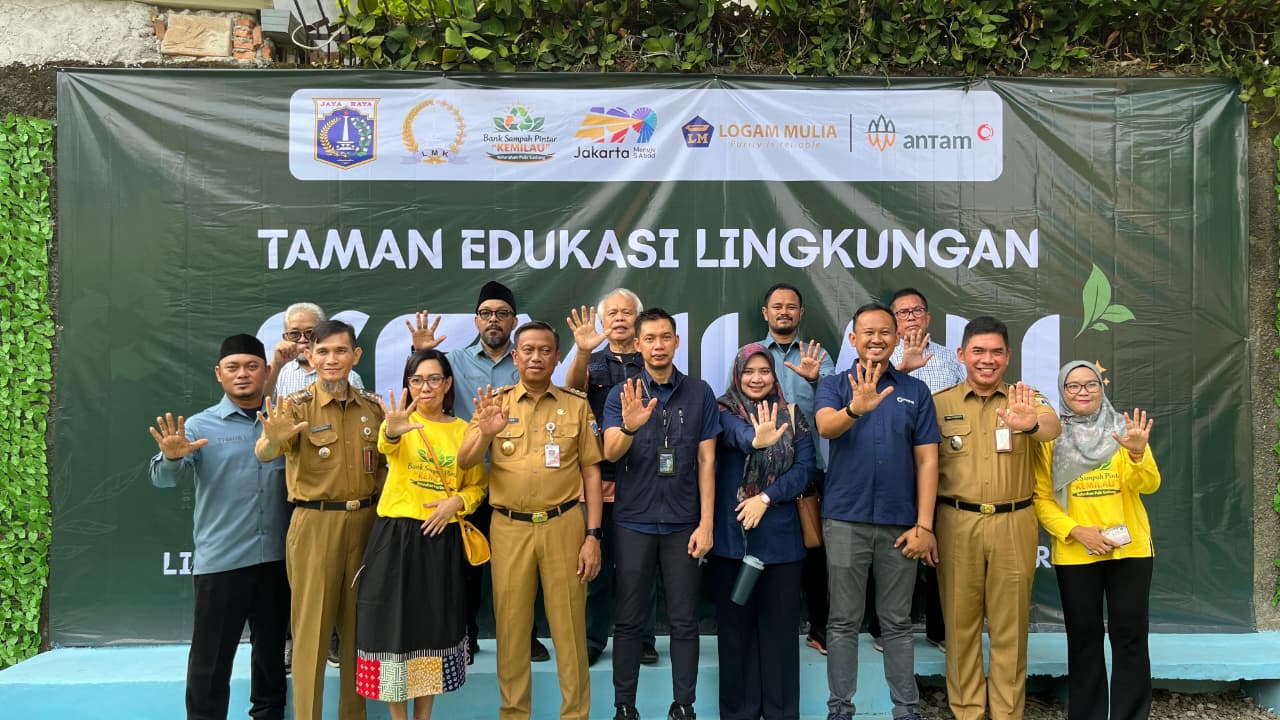 Wali Kota Munjirin Resmikan Bank Sampah Pintar Kemilau, Perkuat Gerakan Pilah Sampah di Pulo Gadung 1