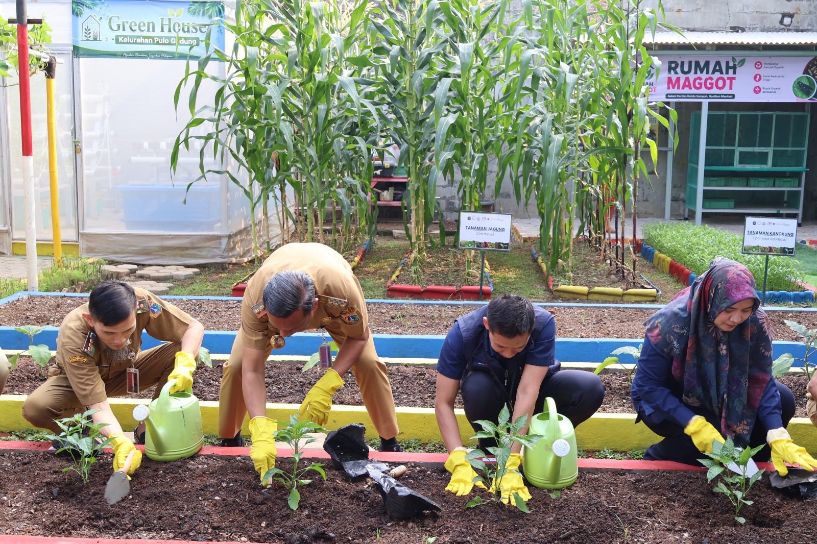 Wali Kota Munjirin Resmikan Bank Sampah Pintar Kemilau, Perkuat Gerakan Pilah Sampah di Pulo Gadung 2