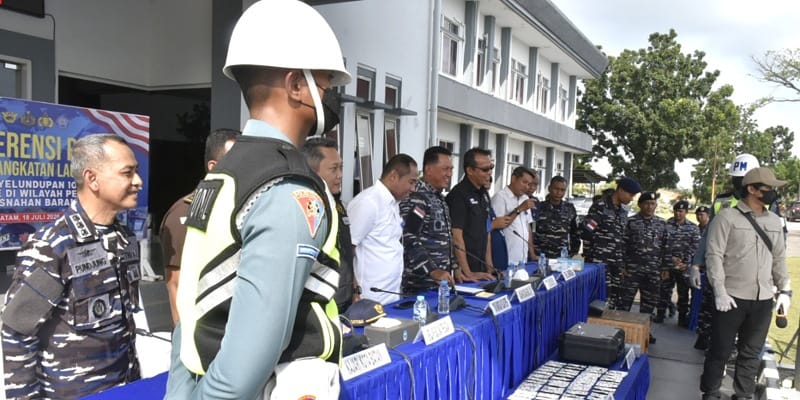 IMG-20260718-WA0029 TNI AL Musnahkan 100 Liquid Vape Mengandung Narkotika, Perkuat Pengawasan Jalur Laut 1