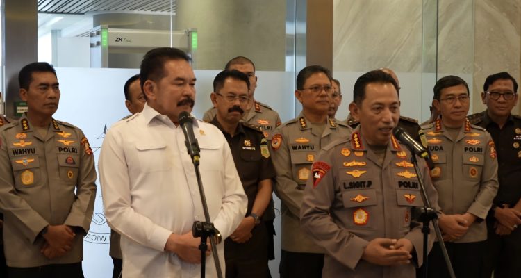 Usai Heboh Penetapan Tersangka Febrie, Kapolri Sambangi Kejagung dan Sebut Jaksa Agung Kakak Asuh 1