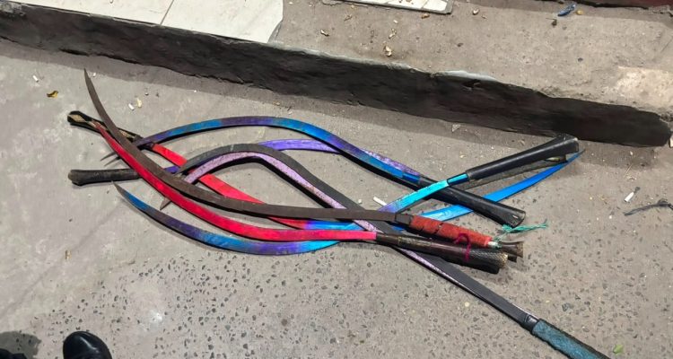 Bawa 9 Clurit Hendak Tawuran di Ciracas, 3 Pemuda Dicokok Brimob Polda 1