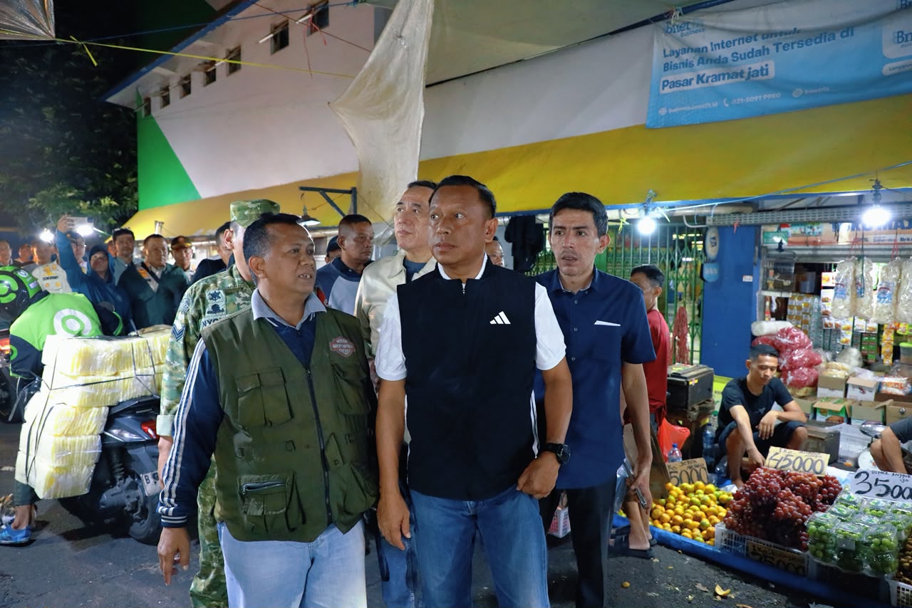 Air Limbah Pedagang Ikan Bikin Jalan Licin, Pemkot Jaktim Siapkan Penataan Kawasan 3