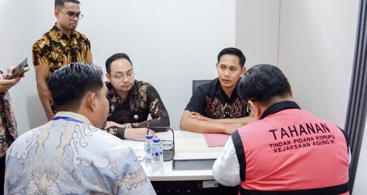 Kejagung Limpahkan Perkara Mantan Anggota Ombudsman ke Kejari Jakpus 1