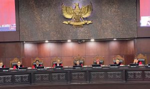 sidang_mk-bqWD_large MK Putuskan Penghinaan Presiden dan Wapres Bisa Diproses Hukum, Jika Dilaporkan Sendiri 2