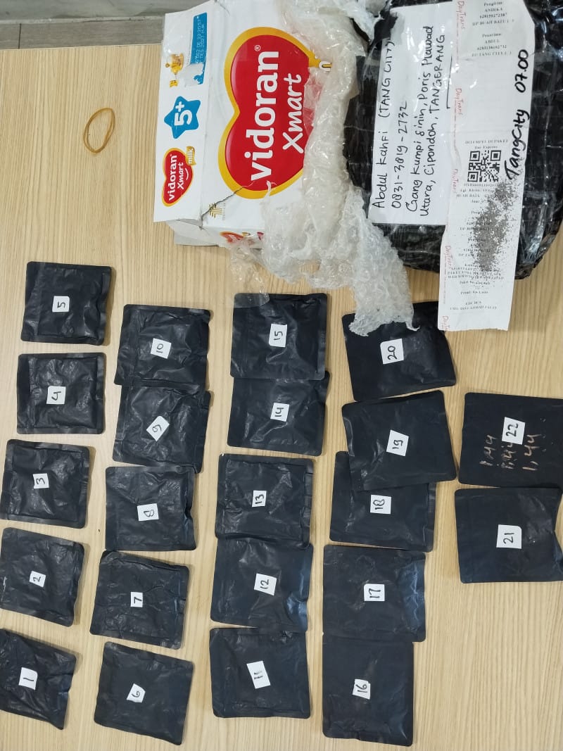 Polres Metro Tangerang Kota Tangkap Pengedar Narkoba di Cipondoh, 76 Gram Tembakau Sintetis Disita 1