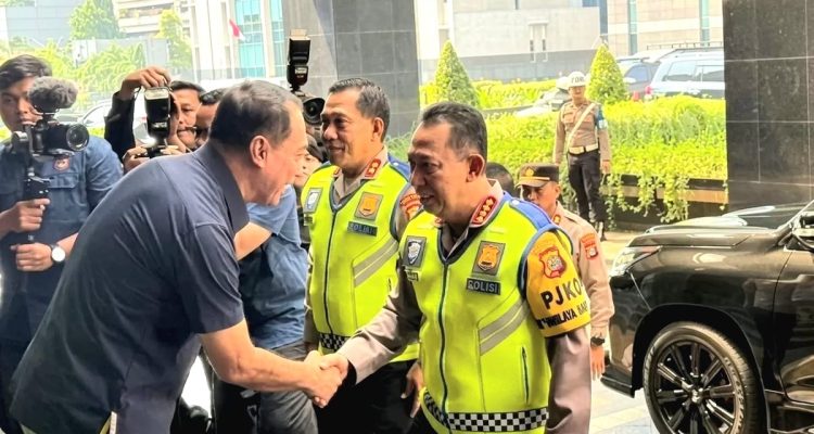 'Jadi Magnet' di Acara HUT ke-71 Lalu Lintas Bhayangkara, Kapolri Ingatkan Jajaran Bersikap Humanis kepada Masyarakat 2