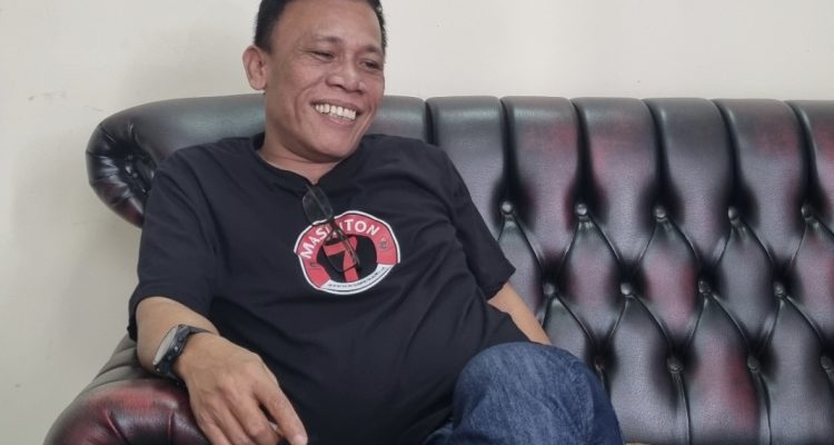 Tito Turunkan Tim, Konflik Bupati Tapteng dan DPRD Dimediasi 4