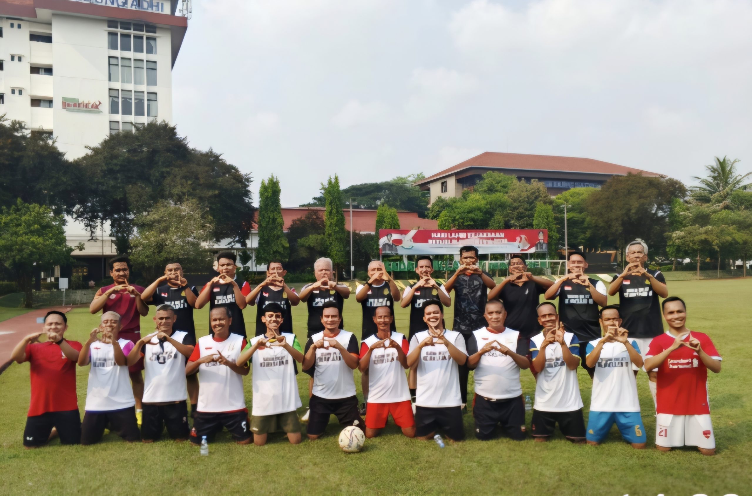 Screenshot_20260918_172631_WhatsApp Harli Siregar Cetak Gol, Kabadiklat Kejaksaan Satukan Jajaran Lewat Sepak Bola 1