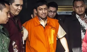 fahd-el-fouz-arafiq-alias-fahd-arafiq-memaki-rompi-oranye-kpk-jawaposcom-2Pj04 Hattrick, KPK Ancam Hukuman Lebih Berat untuk Fahd El Fouz 2