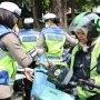 200 Komunitas Ojol dapat Bingkisan Jumat Berkah dari Polda Metro Jaya 16