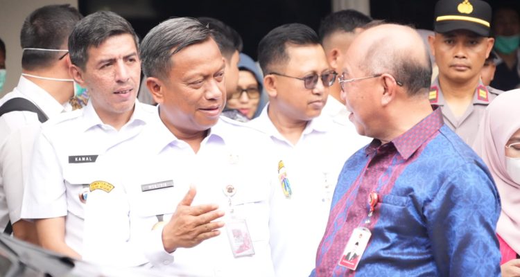 Munjirin Dampingi Kemenkes Monitoring Tracing TBC Terintegrasi CKG di Cililitan 1