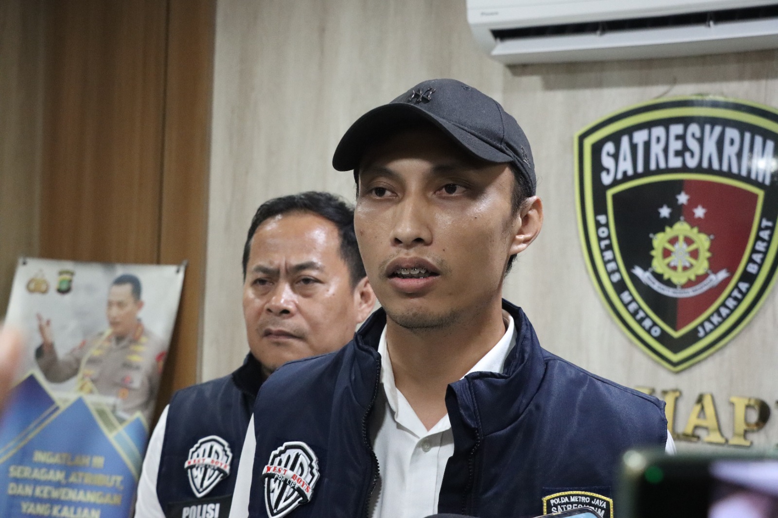 IMG-20261012-WA0043 Baru Sehari Bekerja, Apoteker Gasak Uang Rp20 Juta dan iPhone di Apotek Jakbar 1