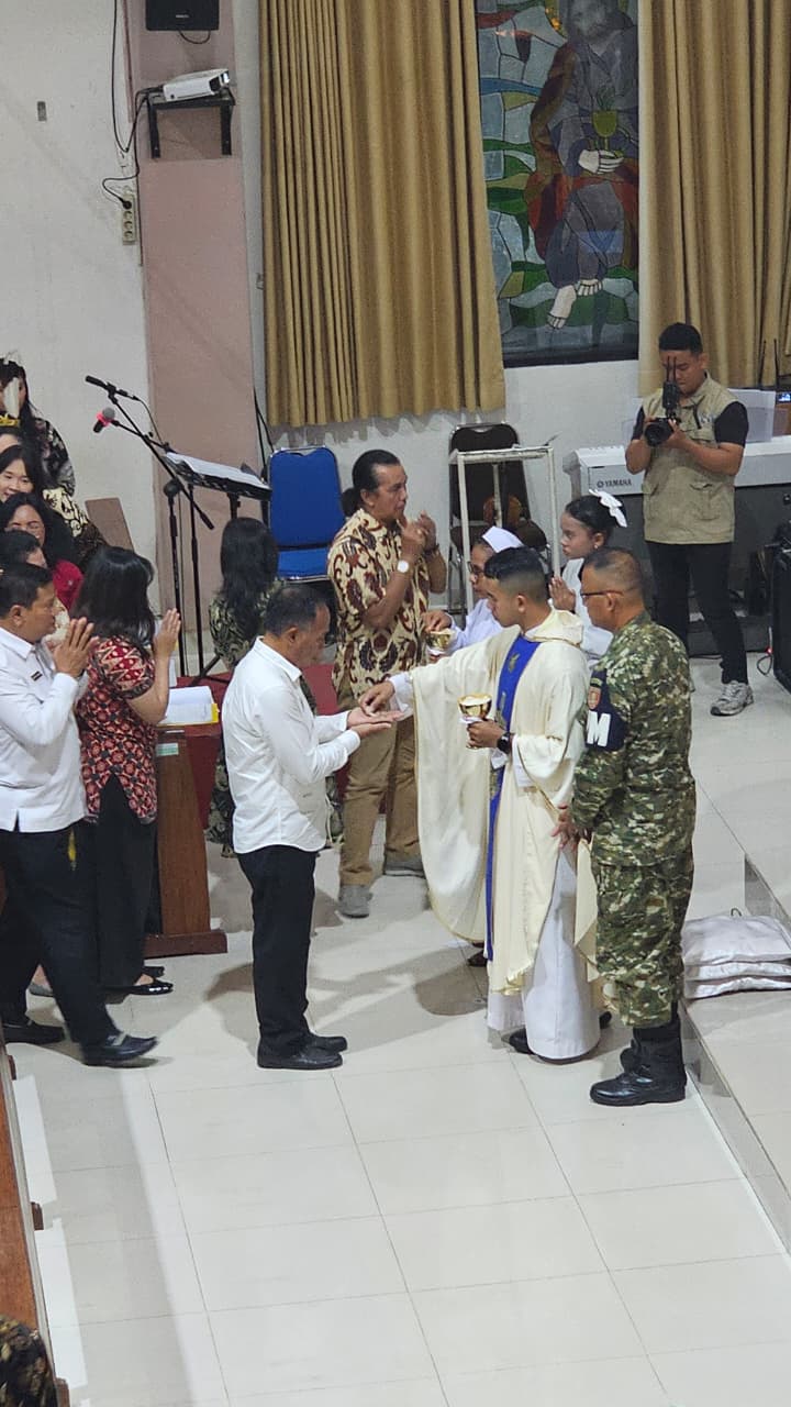 Kardinal Suharyo Ajak Umat TNI-Polri Jalankan Tugas dengan Sukacita 1 Kardinal Suharyo Ajak Umat TNI-Polri Jalankan Tugas dengan Sukacita 2