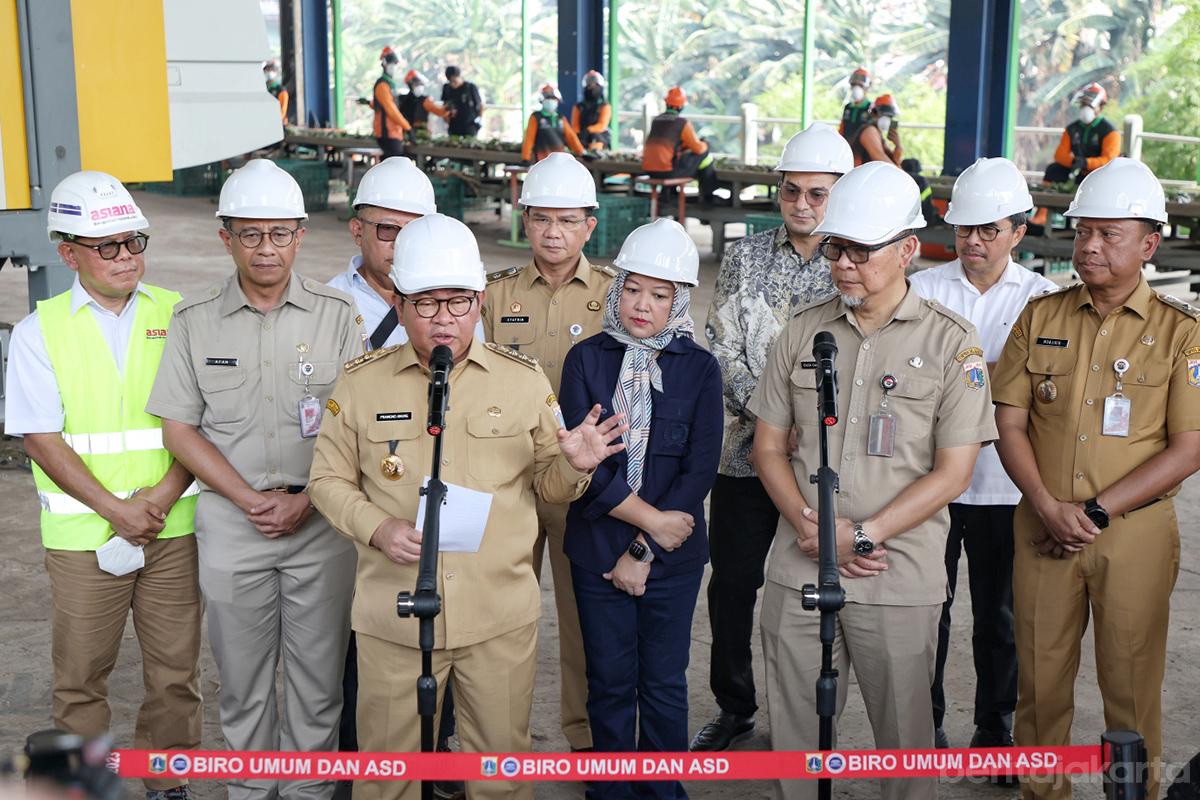 Pemprov DKI Sanksi 29 Penyedia Jasa Angkut Sampah dan 44 Pelanggar Aturan Sebanyak 29 Penyedia Jasa Angkutan Sampah DKI Kena Sanksi 1