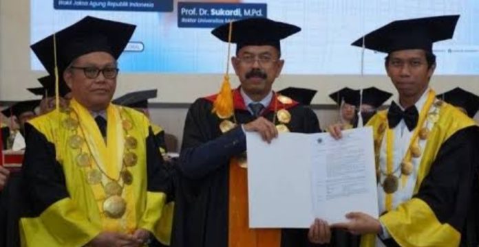 asep unram Orasi Ilmiah Wakil Jaksa Agung di Unram: Penegakkan Hukum dan Pembangunan Berdampak pada Daya Saing Indonesia di Tingkat Global 1