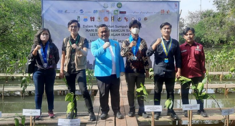 Kejati DKI dan Dinas Pertamanan Gelar Penanaman Bakau 49