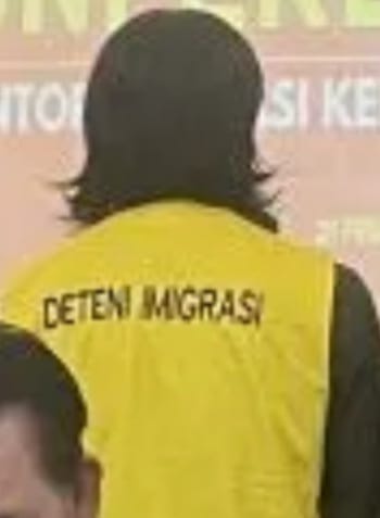 Buronan Interpol Ditangkap di Batam 1