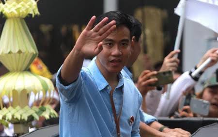 Langgar Tata Tertib, KPU Bakal Tegur Gibran 11